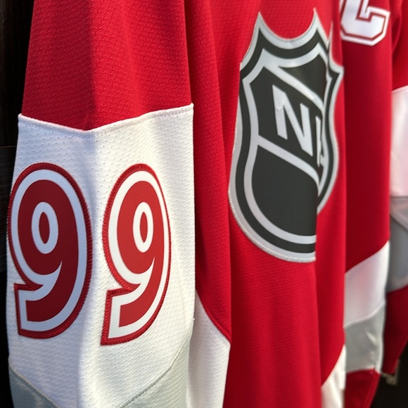 Wayne Gretzky Mitchell & Ness 1999 NHL All-Star Game Blue Line Player Jersey - Picture 4 of 9